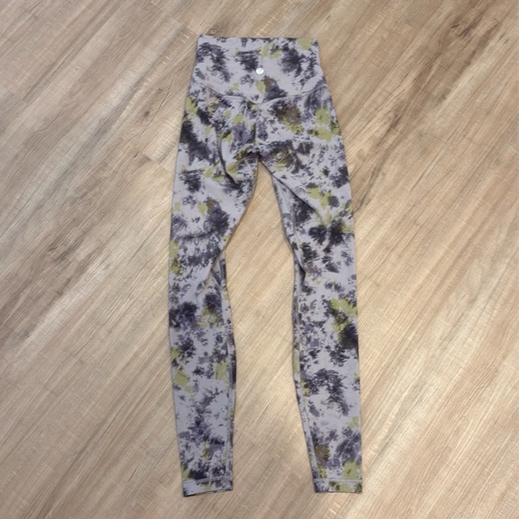 Lululemon Align High-Rise Pant 28"
Radial Tie Dye Mauve Grey Multi
Size 2 - Picture 6 of 8